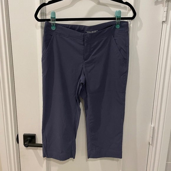 Columbia Omni-Shield Women's Stretch Travel Capris; size 6; 18L ins; Slate Blue - Picture 1 of 4